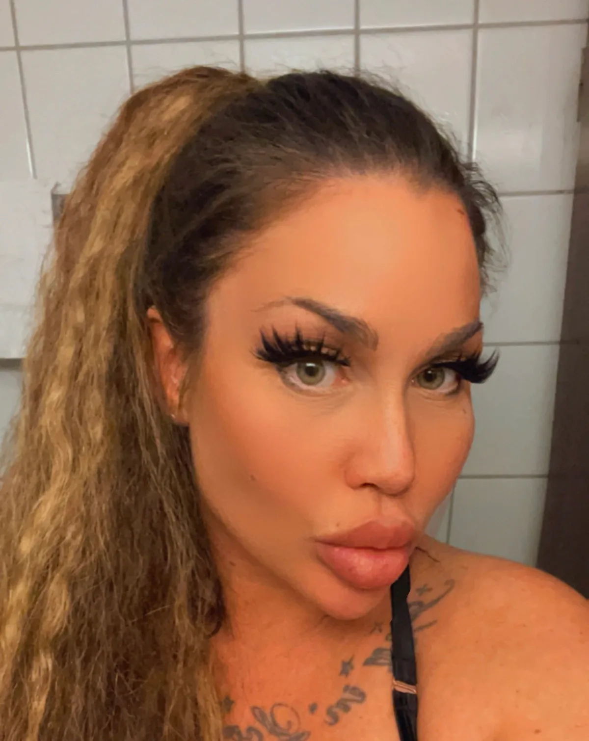 Bonnie Bay escort Stuttgart